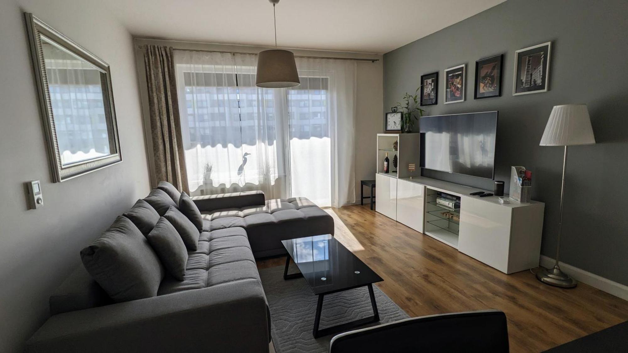 E1 Luxury Oldtown Apt - 2X Parking, Foodstore, Pcscreen, Netflix, Unlimited Music, Crib, Babychair, Fastwifi, Aircon Lägenhet Košice Exteriör bild